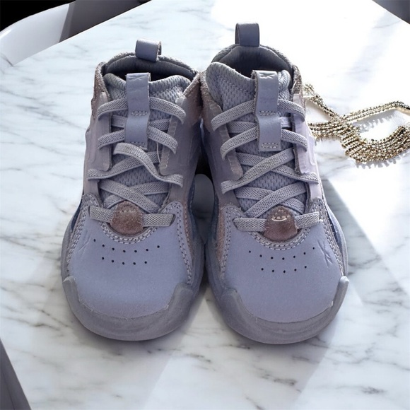 Cardi b club c v2 shoes - Picture 2 of 7